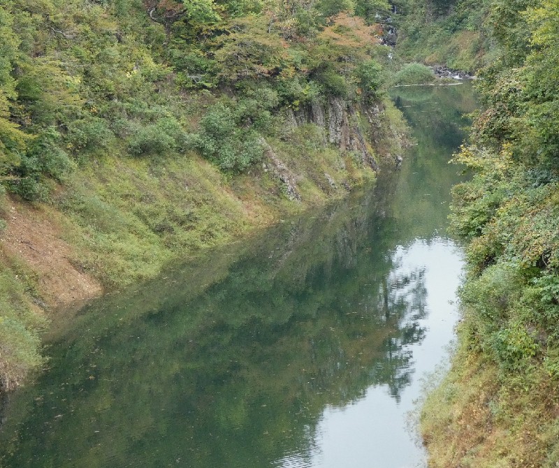 破間川ダム湖